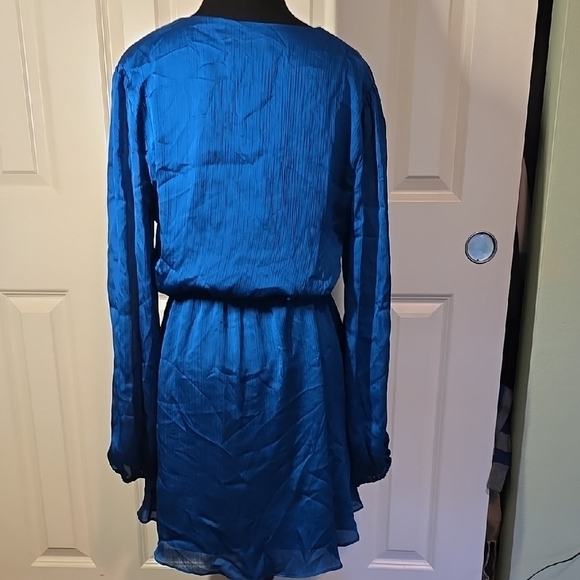 Elegant Blue Women's Dress - Picture 2 of 3